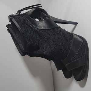 BCBGMAXAZRIA Black Lace Open Toe Heels